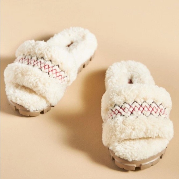 NWB UGG NATURAL UGG COZETTA WOMENS SIZE 7 - BRAID SHEEPSKIN - Picture 1 of 6